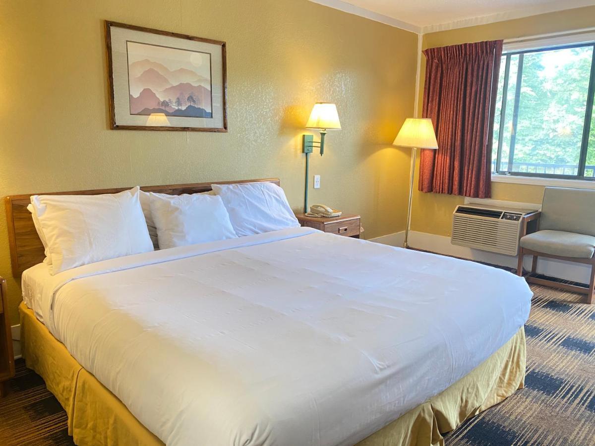 Smokies Inn - New Linens & Ultrafast Wifi - Friendliest Hospitality Guaranteed! Kodak Esterno foto